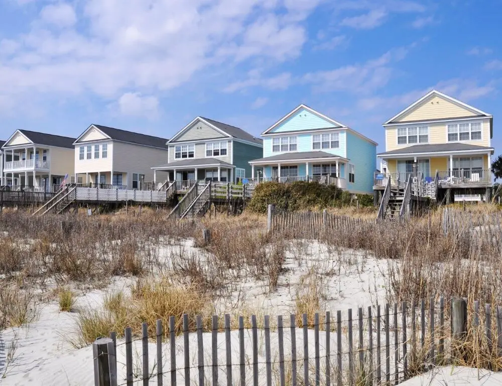 Row,Of,Beach,Rentals,On,A,Summer,Day